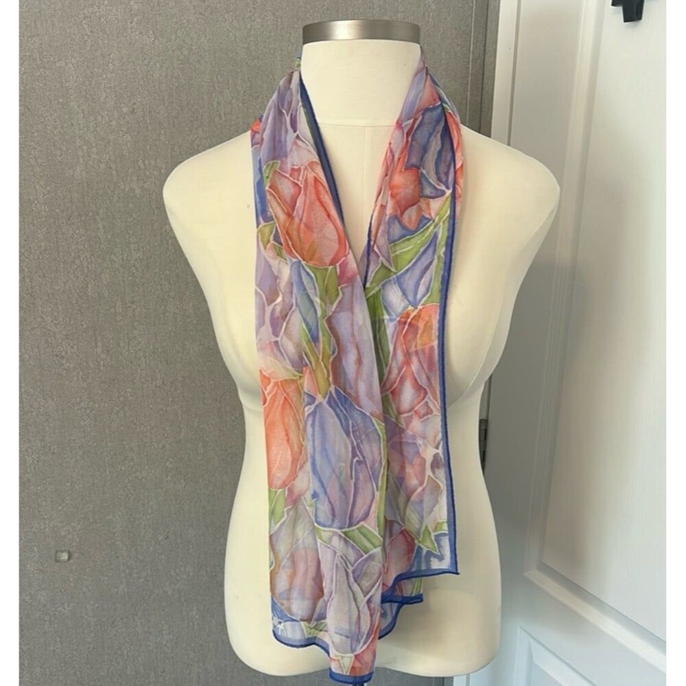 Elegant and Captivating Scarf by Perry Ellis